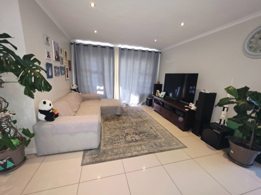 3 Bedroom Property for Sale in Parklands North Western Cape